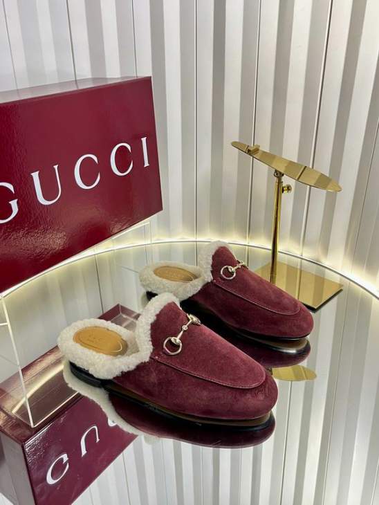 Picture of Gucci Slippers _SKUGuccisz35-42mnq11082015